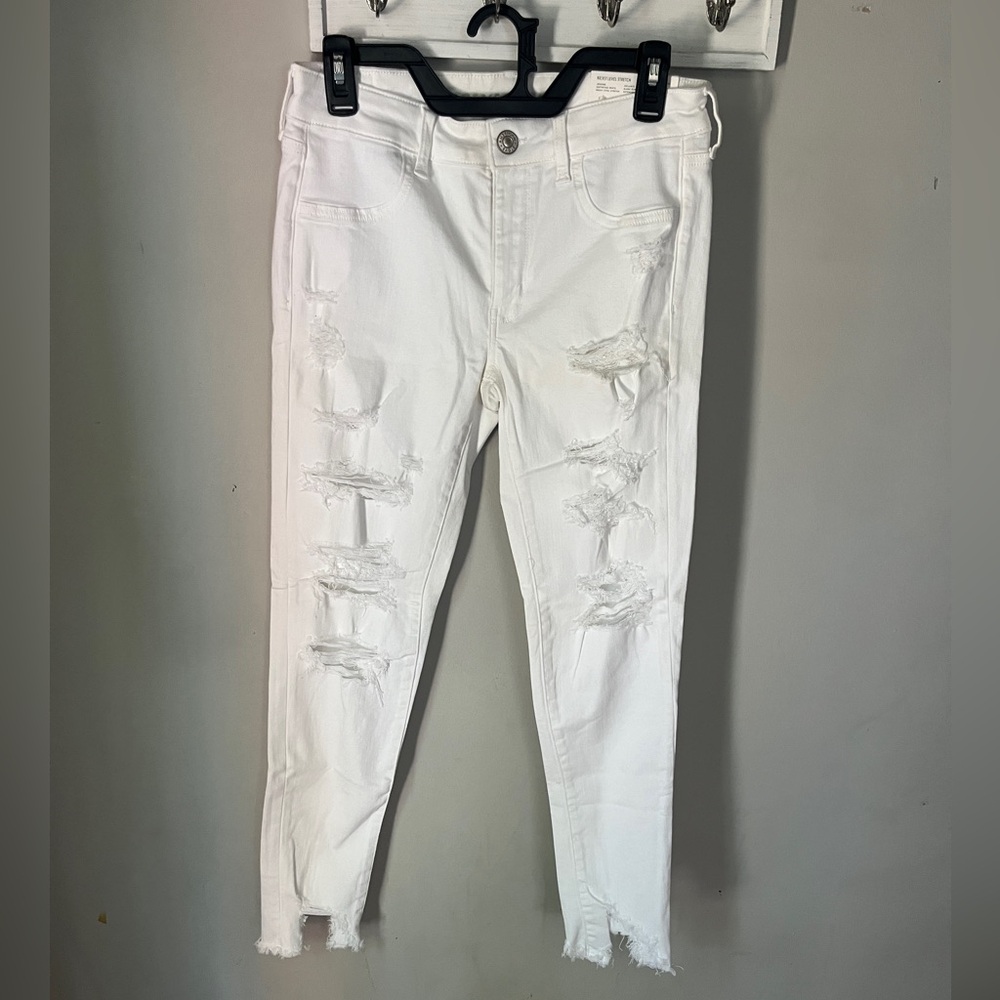 NWT Anerican Eagle Distressed White Women's Jeans